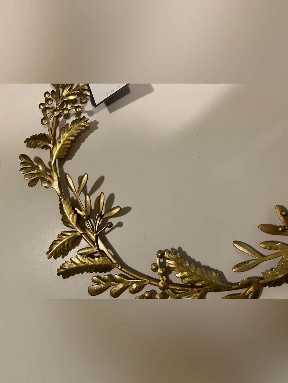NWT METAL THRESHOLD HOLIDAY WREATH.